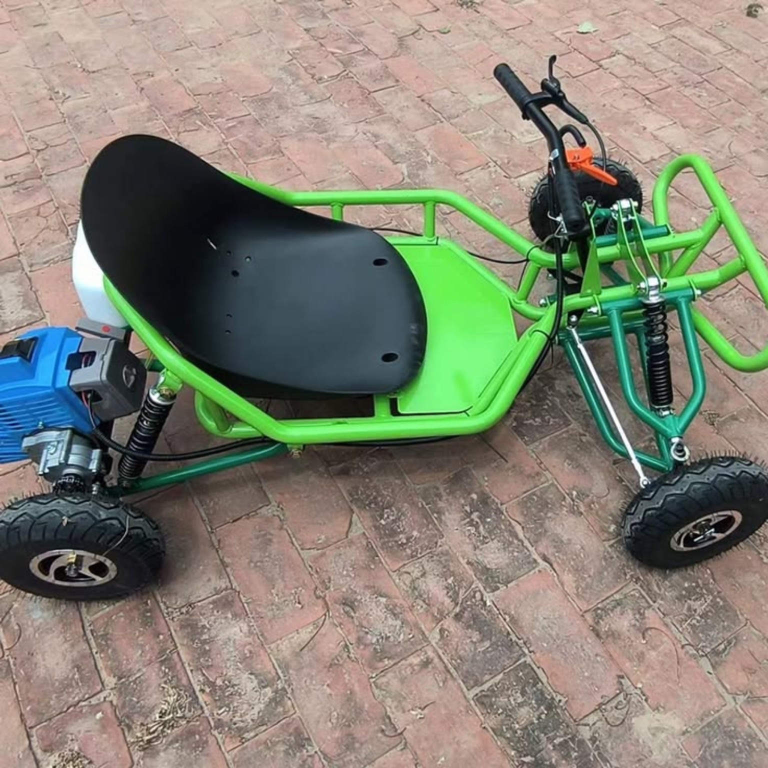 Foto enviada por Fernanda L. mostrando os karts entregues
